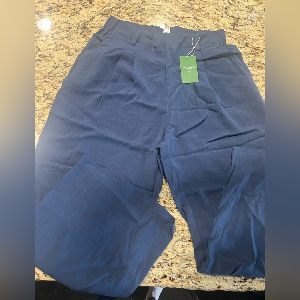 Brand new navy Halara wide leg pant size large